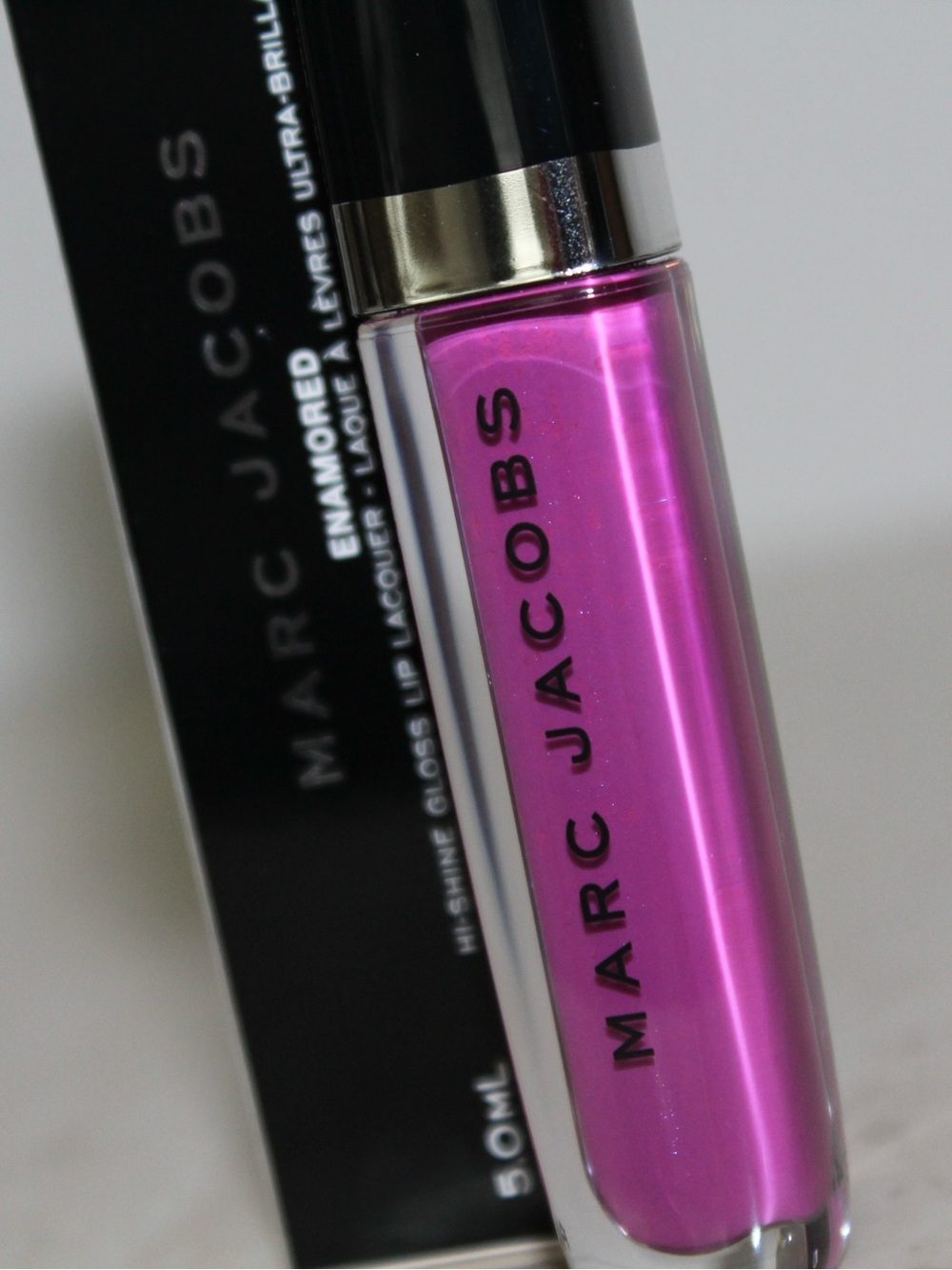 Marc Jacobs Beauty ‘Raspberry Beret’ Enamored Hi-Shine Gloss Lip Lacquer - Picture 15 of 16